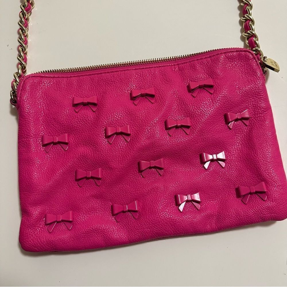 Betsey Johnson Hot Pink Bow Tie Crossbody Purse With Chain Strap